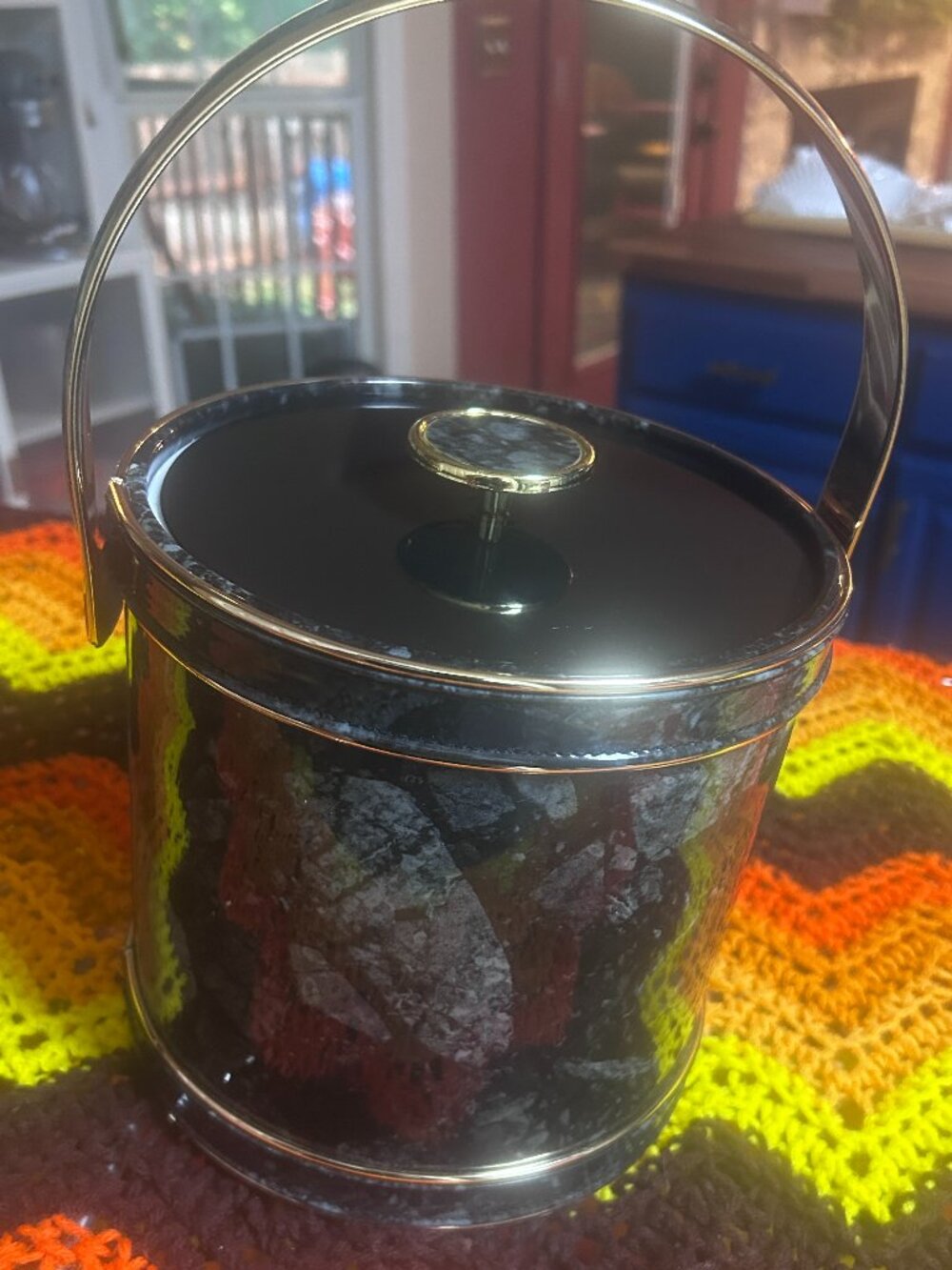 Vintage padded vinyl marbled ice bucket with lid and handle